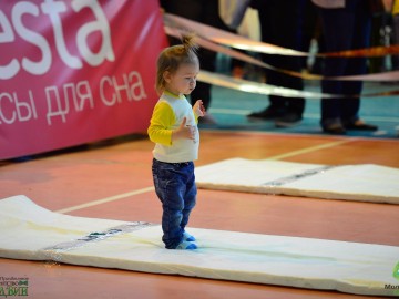 В Ельце прошел 5-й юбилейный спортивный семейный праздник «Забег ползунков»