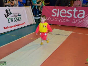 В Ельце прошел 5-й юбилейный спортивный семейный праздник «Забег ползунков»