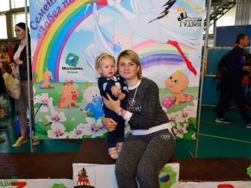 В Ельце прошел 5-й юбилейный спортивный семейный праздник «Забег ползунков»