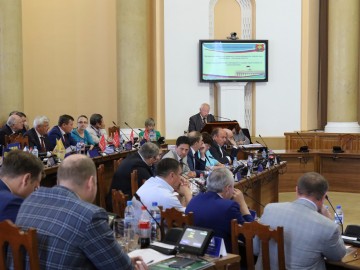 Липецкий омбудсмен представил доклад о соблюдении прав человека за 2016 год