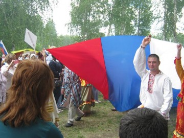 12 июня в Елецком районе прошёл областной фестиваль национальных культур «В семье единой» 12 июня в Елецком районе прошёл областной фестиваль национальных культур «В семье единой»