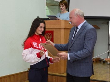 Глава города Елец встретился с победителями Областной Спартакиады трудящихся