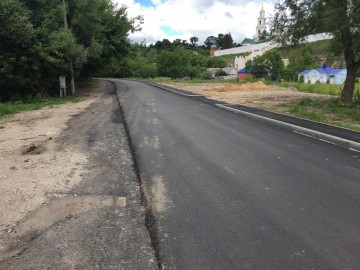 Дорогу у Знаменского женского монастыря сделали уже, чем была!
