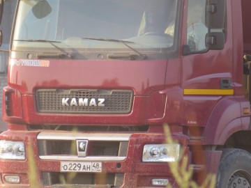 Несанкционированная свалка в центре города Ельца, возле ДК Эльта продолжает "функционировать"!