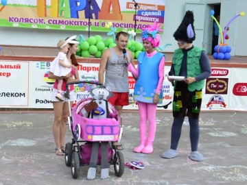 В Ельце состоялся «Парад колясок»
