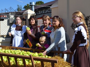 Фото с фестиваля "Антоновские яблоки" в Ельце