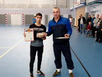 В спорткомплексе «Воргол» состоялся зимний турнир по миди-футболу «Рождественские встречи»