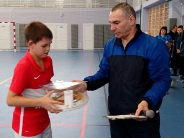 В спорткомплексе «Воргол» состоялся зимний турнир по миди-футболу «Рождественские встречи»