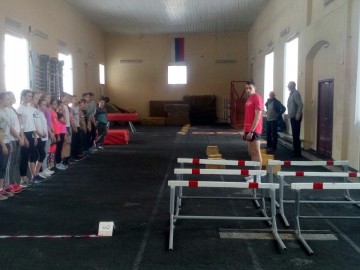 10 февраля в Ельце прошли соревнования по лёгкой атлетике «Полоса препятствий»