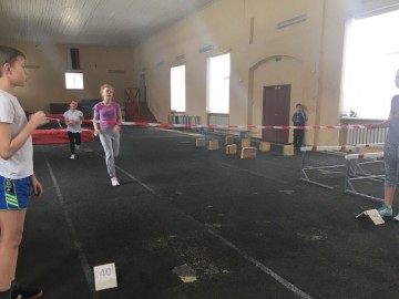 10 февраля в Ельце прошли соревнования по лёгкой атлетике «Полоса препятствий»