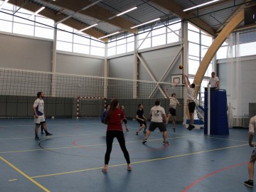 В спортивном зале ФОК «Воргол» состоялся «Пасхальный турнир» по волейболу