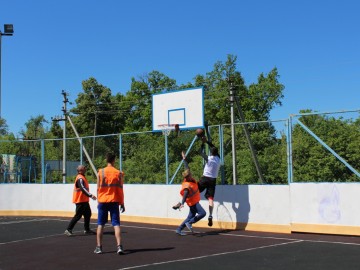 В посёлке Газопровод в рамках мероприятий посвящённых юбилею Елецкого района прошёл турнир по баскетболу