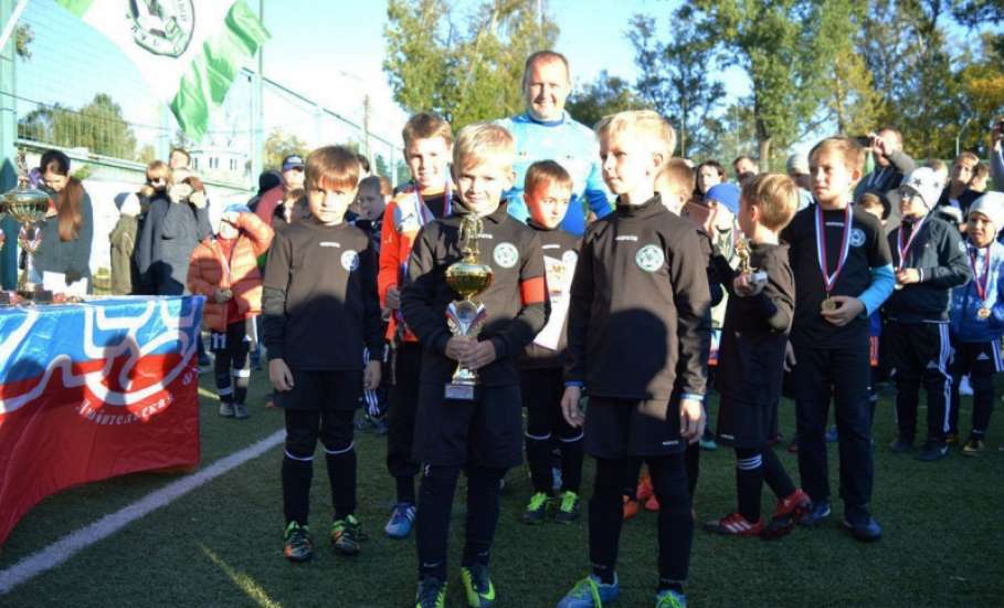 Юный ельчанин получил приз лучшего полузащитника турнира «Футбол без границ»
