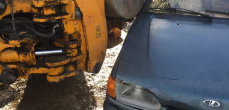 В районе 3-го переулка Коммунаров произошло ДТП с участием трактора и легковушки