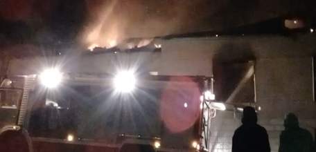 В субботу горело нежилое здание по ул. Карла Маркса: причины пожара устанавливаются