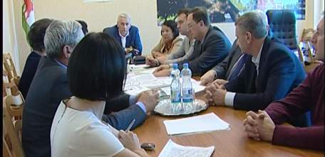 Администрация города призвала работодателей Ельца активнее проводить прививочную кампанию среди работников своих предприятий