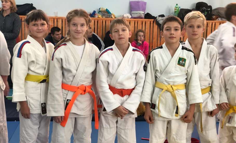 Ельчане успешно выступили в городе Бобров Воронежской области на областном турнире по дзюдо среди мальчиков и девочек
