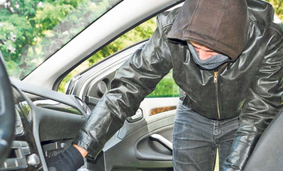 В Ельце сотрудниками полиции раскрыта кража из автомобиля
