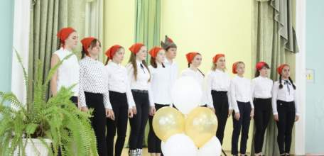 В Ельце прошел городской фестиваль комсомольской песни