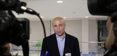 Повышение зарплат жителей области Игорь Артамонов назвал одной из главных задач