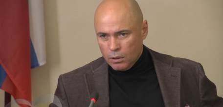 Игорь Артамонов отчитался о доходах и имуществе своей семьи