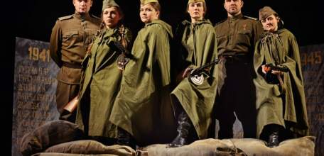 В театре "Бенефис" прошла премьера спектакля "Не покидай меня"