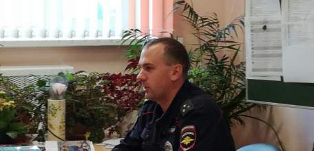 Сотрудники ОДН ОМВД России по городу Ельцу проводят лекции, направленные на предупреждение фактов распространения экстремистских проявлений
