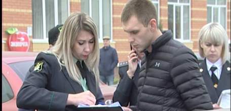 Судебные приставы, сотрудники налоговой службы и госавтоинспекторы провели совместный рейд по выявлению должников на дорогах города