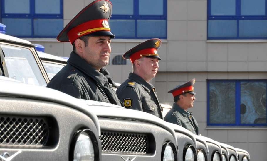 Начальник полиции города Ельца поздравил коллег с Днём сотрудника органов внутренних дел РФ