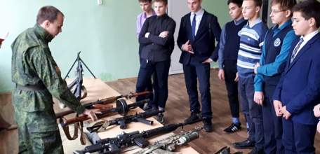 Елецкие школьники приняли участие в проекте «Есть стать в строй»