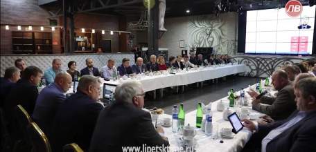 Игорь Артамонов, липецкие производители и ретейлеры обсудили безбарьерный вход в торговые сети