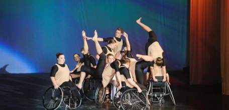 Ансамбль танца «Параллели» представит инклюзивный творческий концерт «Танцы не для слабых»