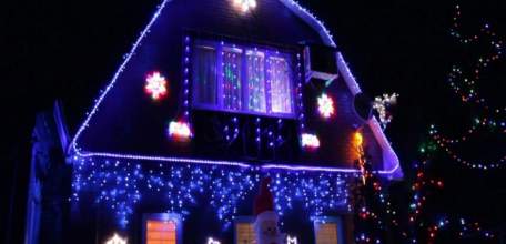 Администрация города приглашает ельчан принять участие в конкурсе на лучшее новогоднее оформление