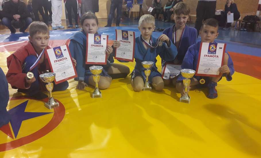 Воспитанники спортшколы «Локомотив» приняли участие в региональном турнире по борьбе самбо