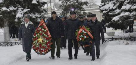 В Ельце прошли митинги, посвящённые 77-й годовщине освобождения города от фашистских захватчиков