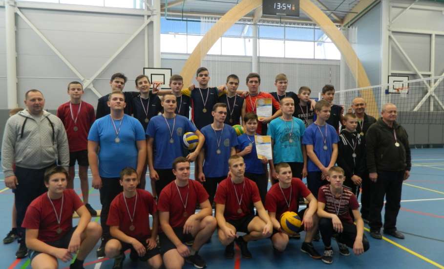 В Елецком районе прошли соревнования по волейболу среди юношей
