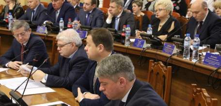 Депутаты Липецкого облсовета усилили меры поддержки для опекунских и приемных семей