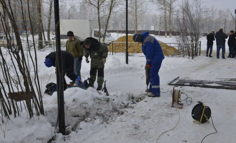 Первый заместитель главы администрации города Ельца проверил ход работ по благоустройству парков и скверов