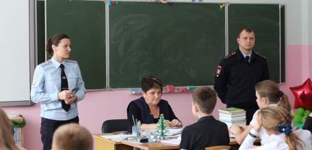 Сотрудники Елецкого ЛО МВД России на транспорте проводят лекции и беседы на тему &laquo;Железная дорога - зона повышенной опасности&raquo;