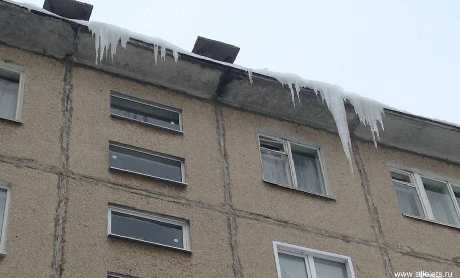 В региональном СКР коммунальщиков предупредили об уголовной ответственности в случае травмирования людей упавшими сосульками