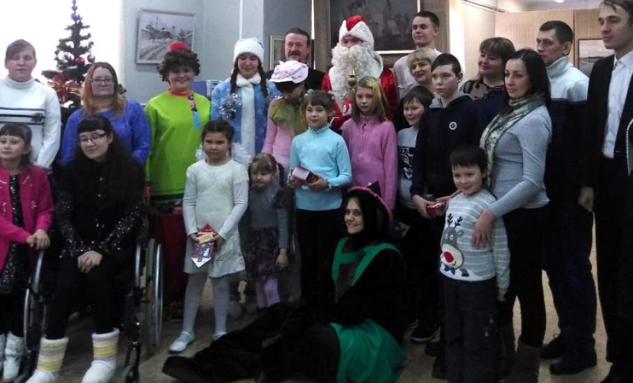 В Ельце прошел рождественский концерт для детей с ограниченными возможностями здоровья