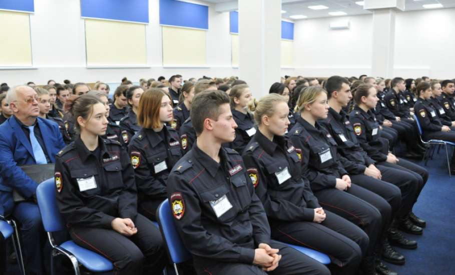 Проводится набор выпускников 11 классов школ города Ельца для поступления в ВУЗы МВД России