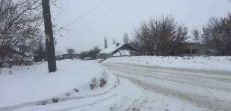 Нерасчищенные от снега дороги в Ельце создают аварийную ситуацию автомобилистам!