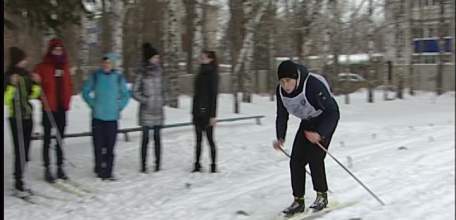 Студенты центра СПО ЕГУ провели соревнования по лыжным гонкам между командами по профилям обучения