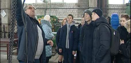 Ученики школы №17 им. Т.Н. Хренникова познакомились с работой производственного комплекса АО «Элтеза»