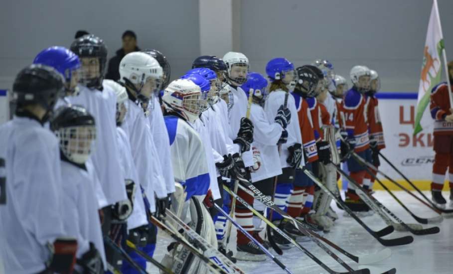 В Ельце состоялось открытие турнира юных хоккеистов «Золотая шайба»