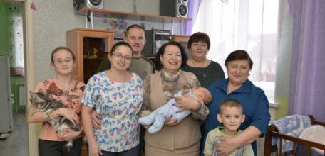 В Ельце поздравили семьи, в которых 1 января родились малыши