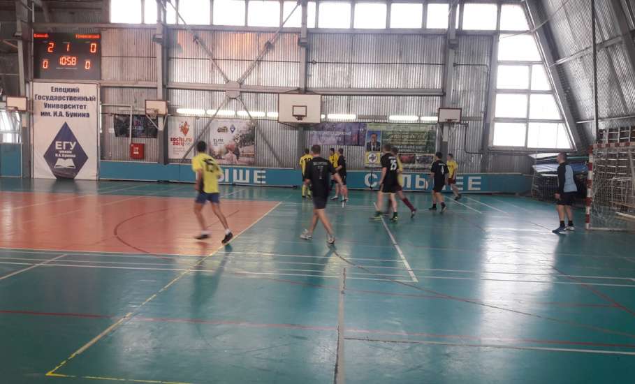 В физкультурно-оздоровительном комплексе ЕГУ прошёл Зональный турнир по мини-футболу среди муниципальных образований