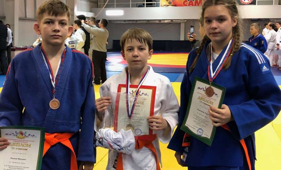 Юные спортсмены из Елецкого района успешно выступили на турнире по дзюдо в Нововоронеже