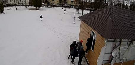 Весеннее обострение: парк железнодорожников в Ельце пострадал от рук вандалов